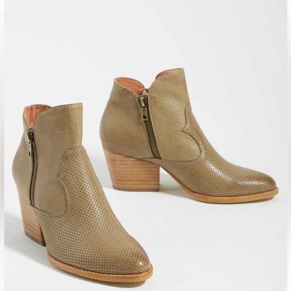 Silent D heeled ankle boots khaki western pointed toe booties 39/ 8 - 8.5 - Picture 3 of 16